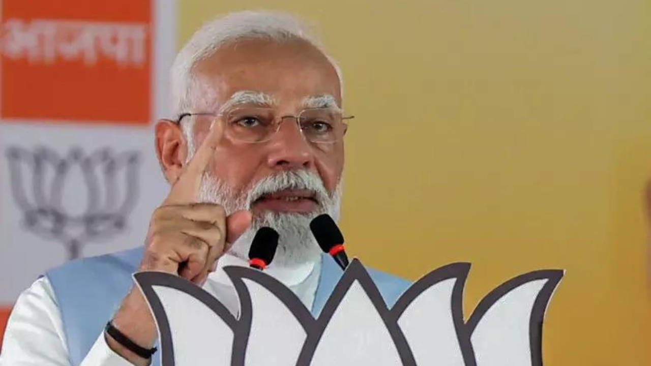 Opposition creating fake videos of Amit Shah, me to disrupt poll: PM Modi |  Kolhapur News - Times of India