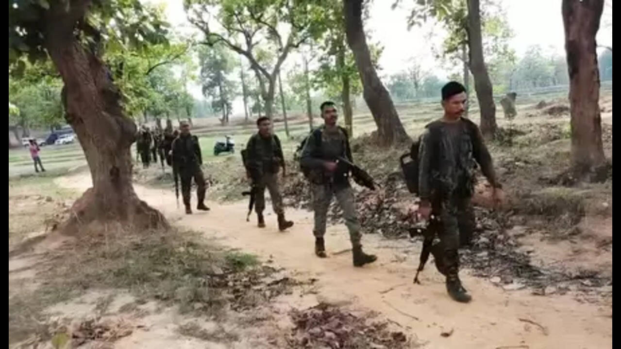 Six Maoists killed in ongoing encounter in Chhattisgarh's Abujhmarh  forests, weapons recovered | Raipur News - Times of India