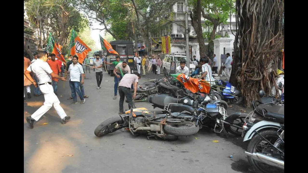 FIR against TMC councillors, others for 'unlawful assembly' outside CEO's office in Kolkata