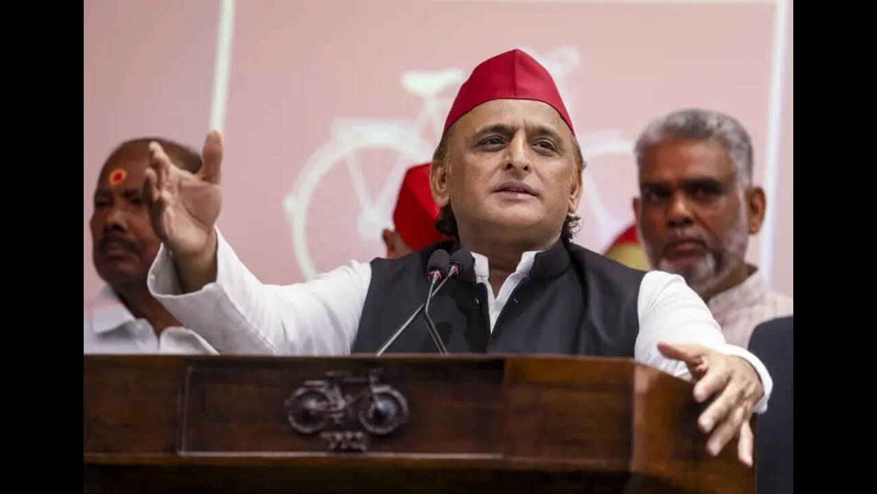 Sharp decline in no. of school going kids under BJP: Akhilesh