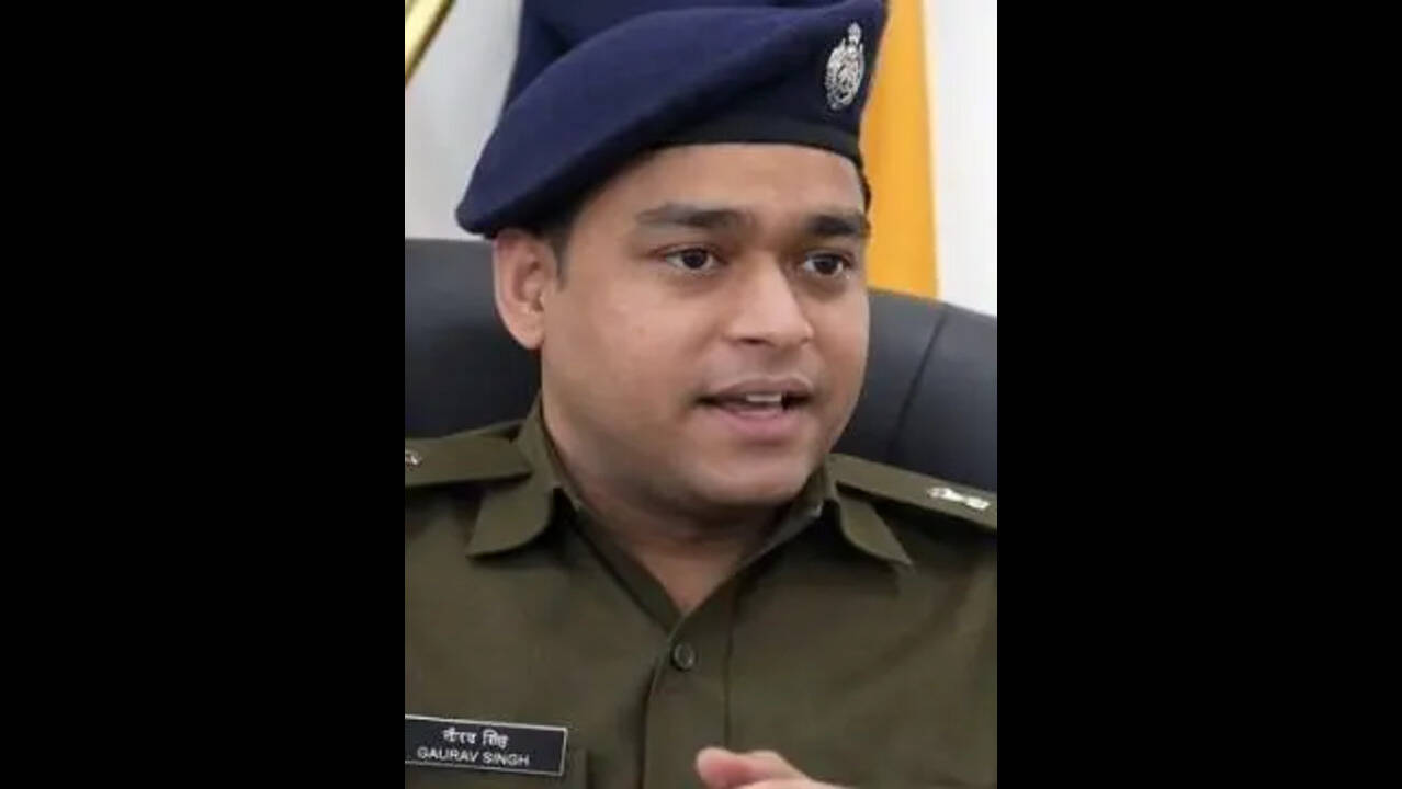 ASI suspended after viral video shows assault on taxi driver