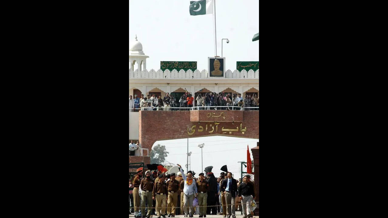 4 Pakistanis repatriated via Attari border
