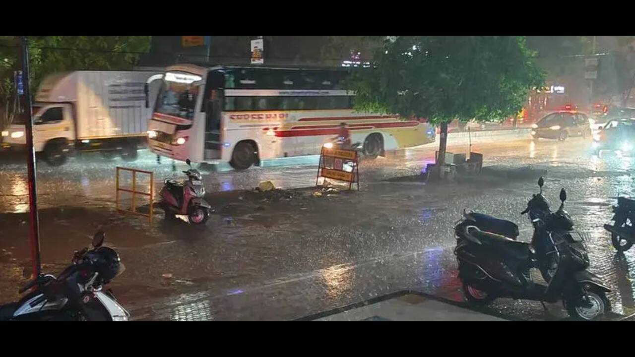 Rain hits Ahmedabad after hot spell