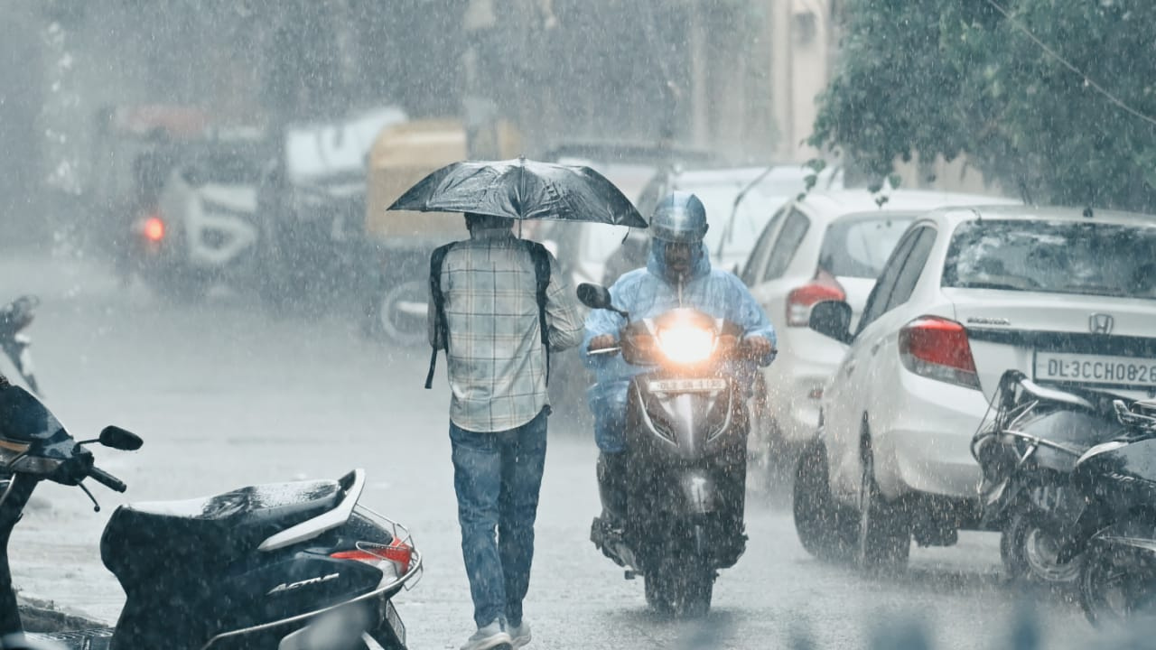 Rain lashes parts of Delhi-NCR; IMD issues red alert for thunderstorms, IGI airport issues travel advisory