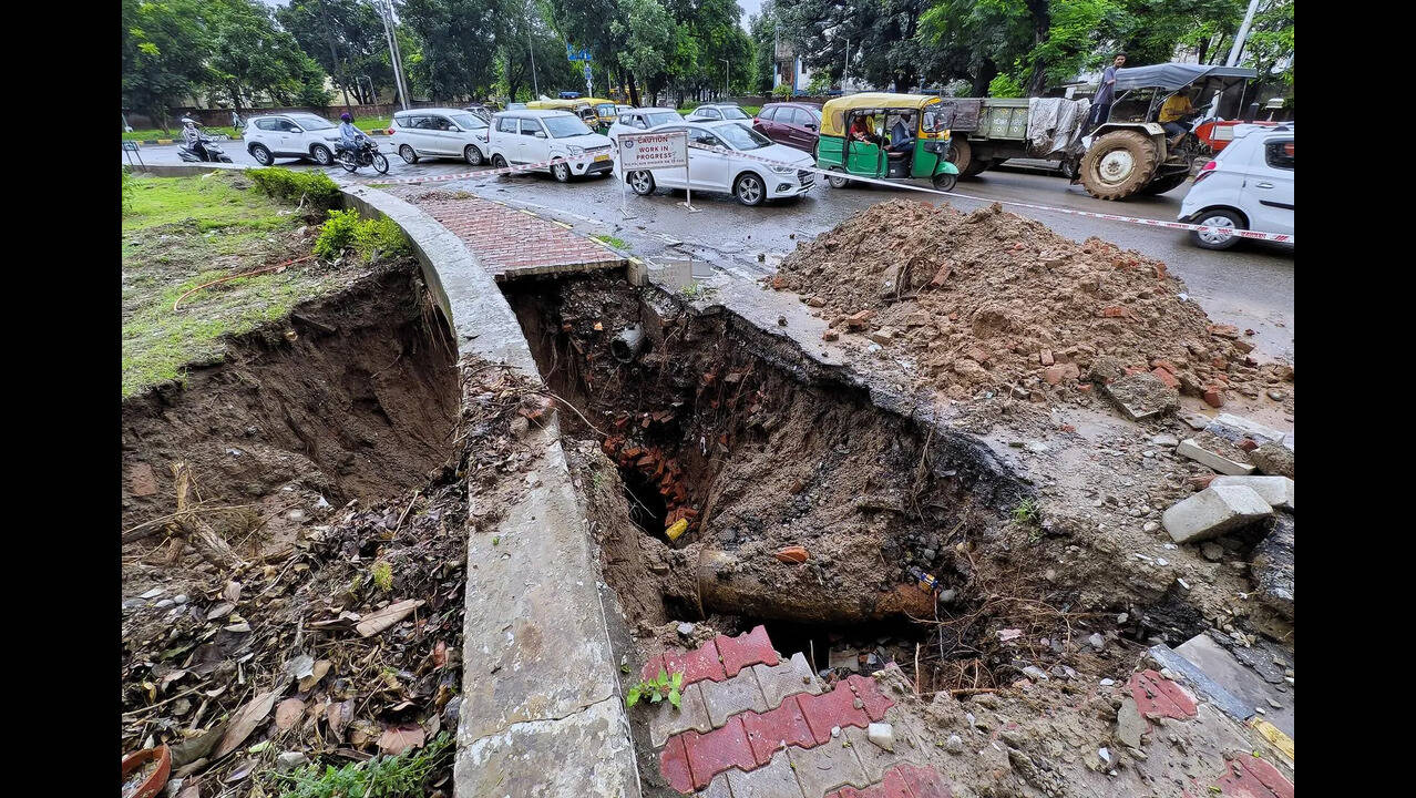 Pre-monsoon drain cleaning drive begins