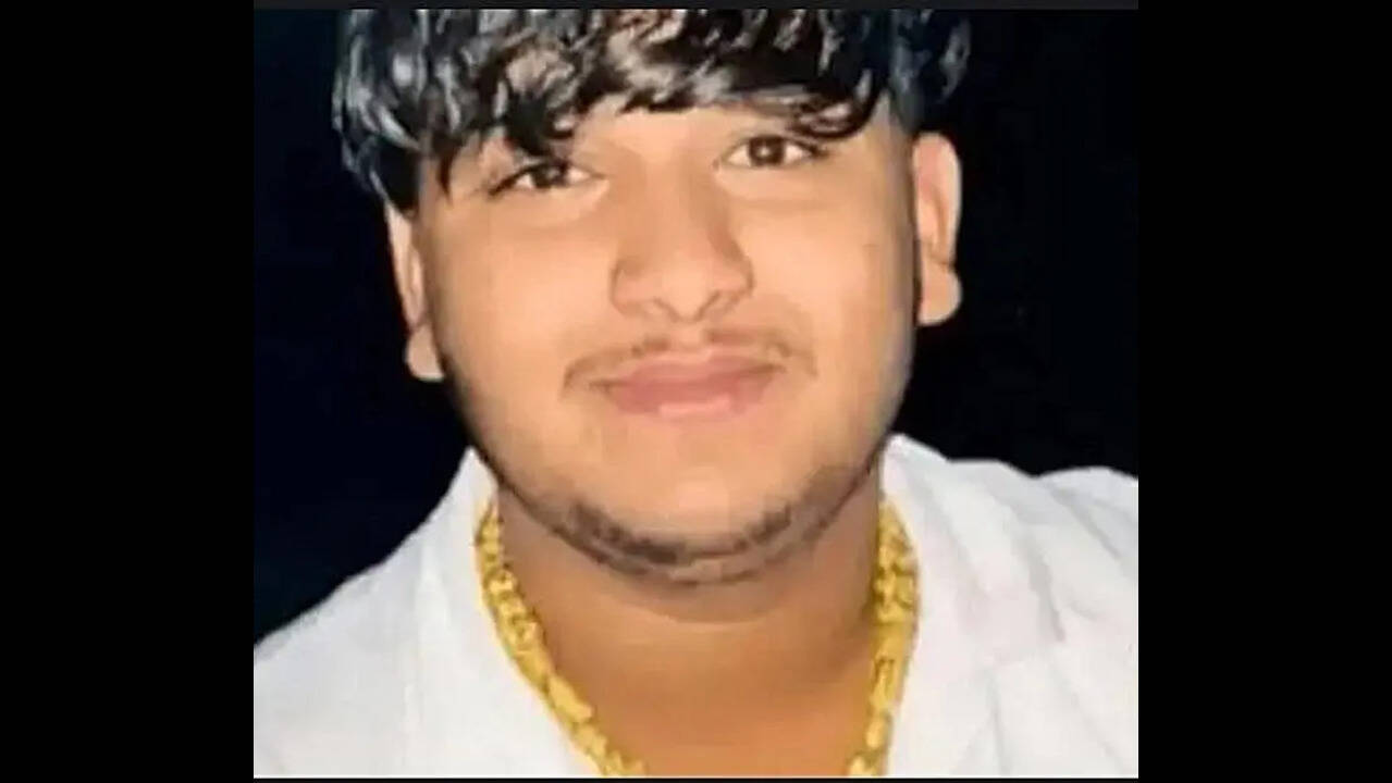 Student killed, friend critical after truck rams bike in Rewari