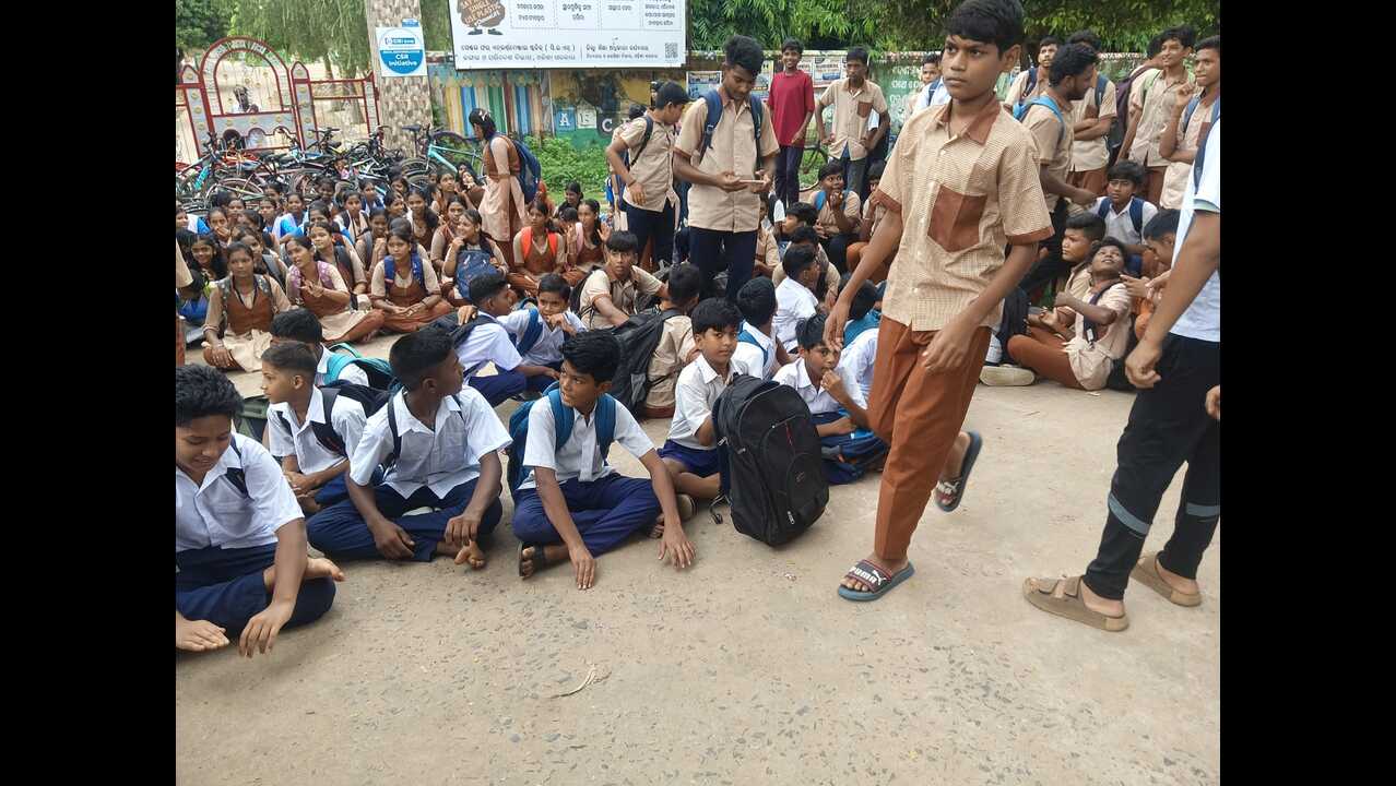 Single-teacher schools in Odisha up 34% in a year, shows Centre's data |  Bhubaneswar News - The Times of India