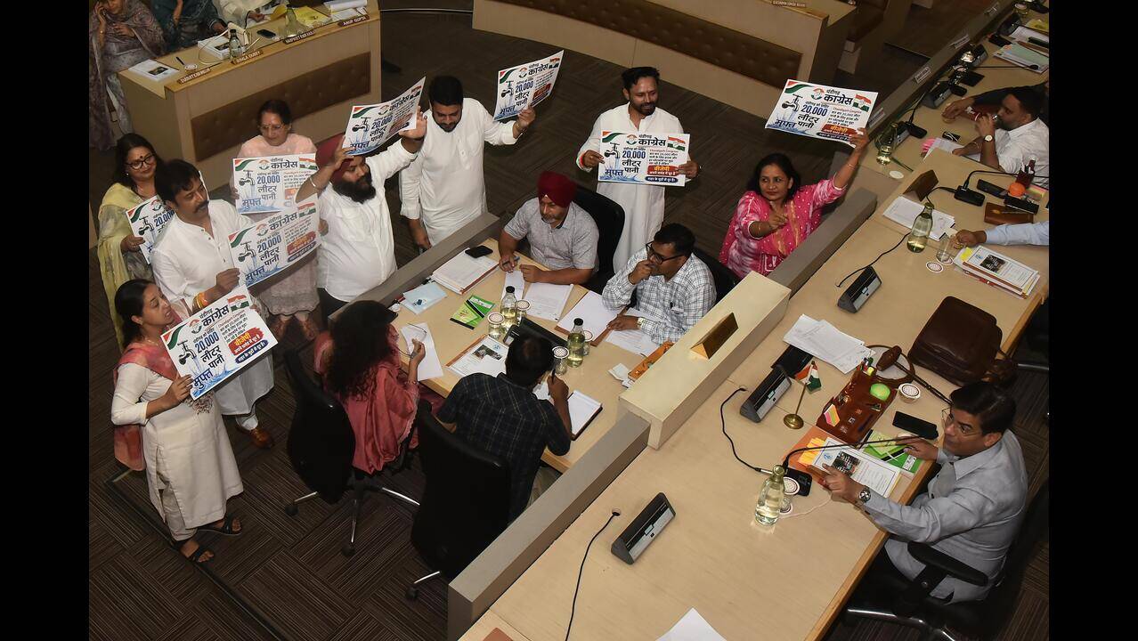 Contractor monopoly, delayed works flagged at MC house meeting