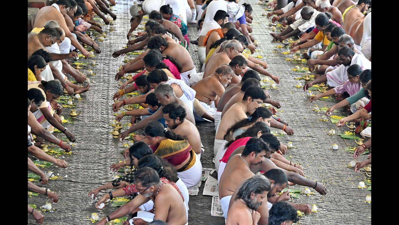 Thousands offer Bali in dist