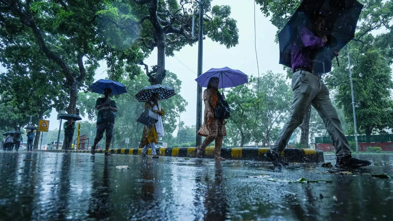 Weather tomorrow: IMD warns of extremely heavy rain in West Bengal, Odisha; heavy showers likely in several states