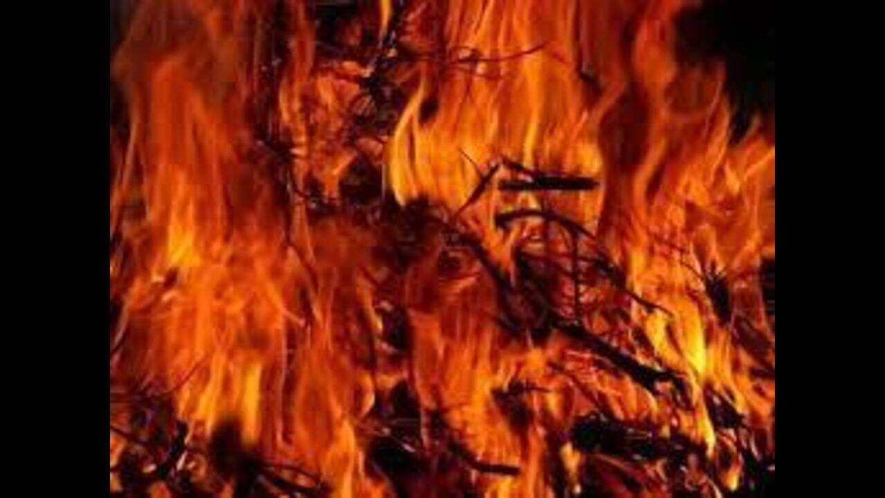 Three vehicles set ablaze inside Pudukottai police station