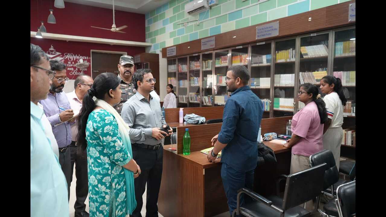 Hazaribag DC announces two new libraries, upgrades at Rukmani district library