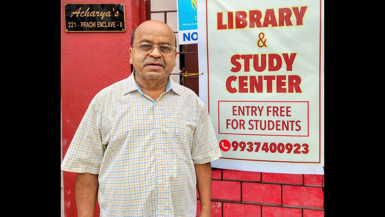 Retd prof gives students room to read, learn & dream