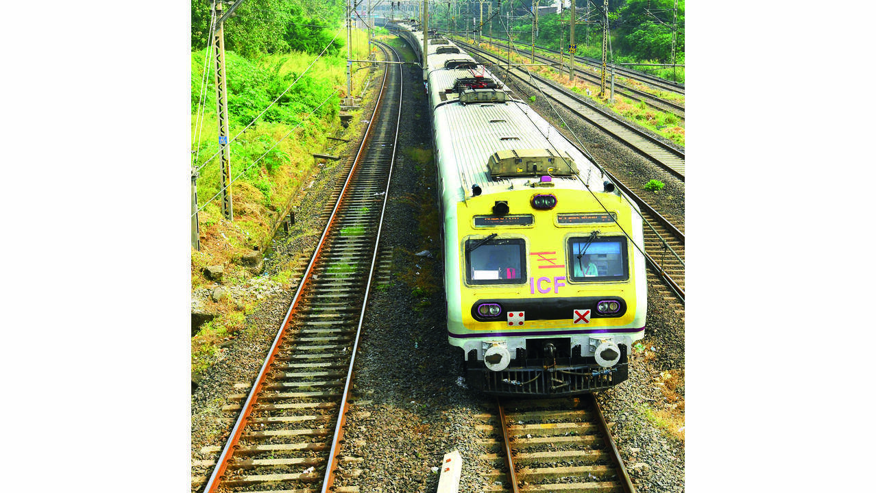 Kanwarias hold up train for 90 mins, 6 booked by RPF