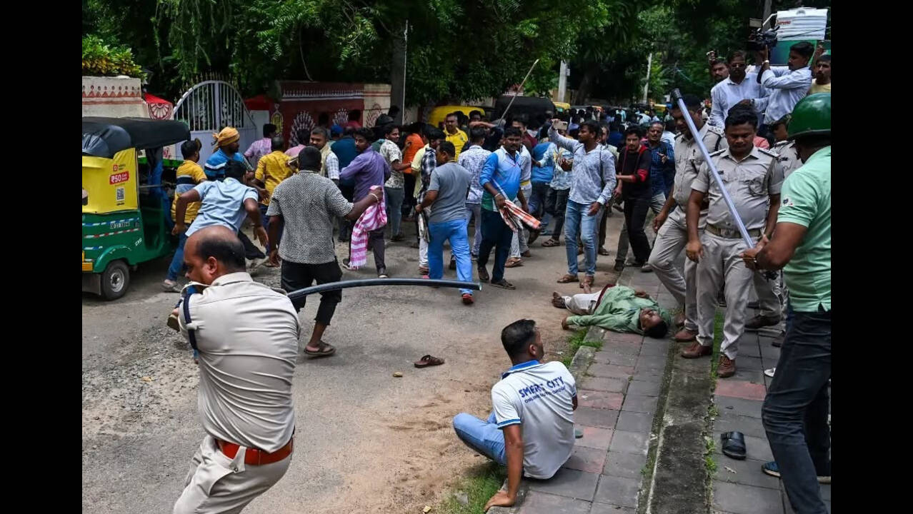 Cab assn admin held for extortion, forcing other drivers to join protest