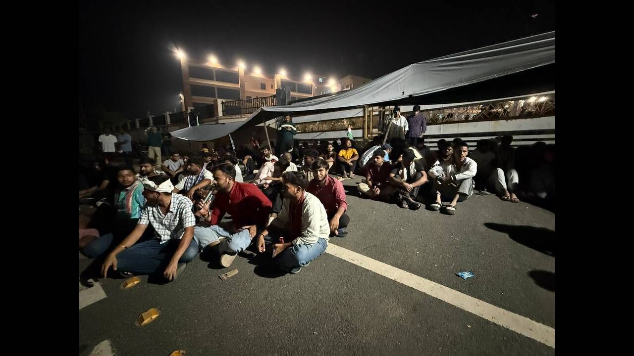 CUJ students protest proposed mess fee hike in Ranchi, two start indefinite fast