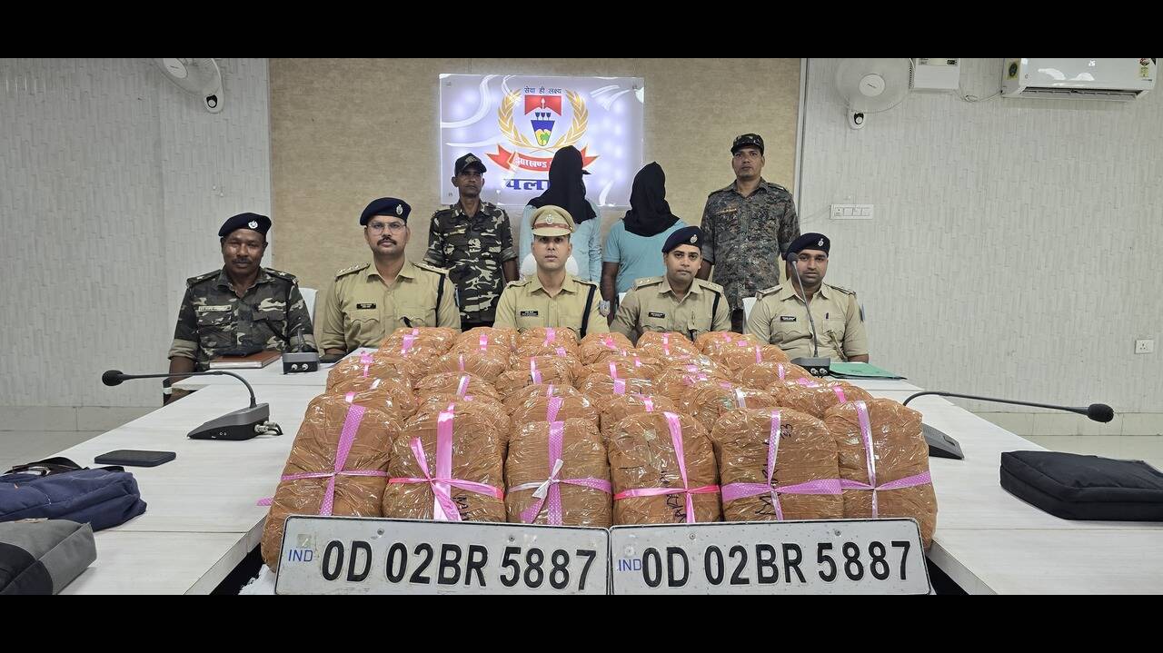 121kg ganja seized in Palamu, 2 held