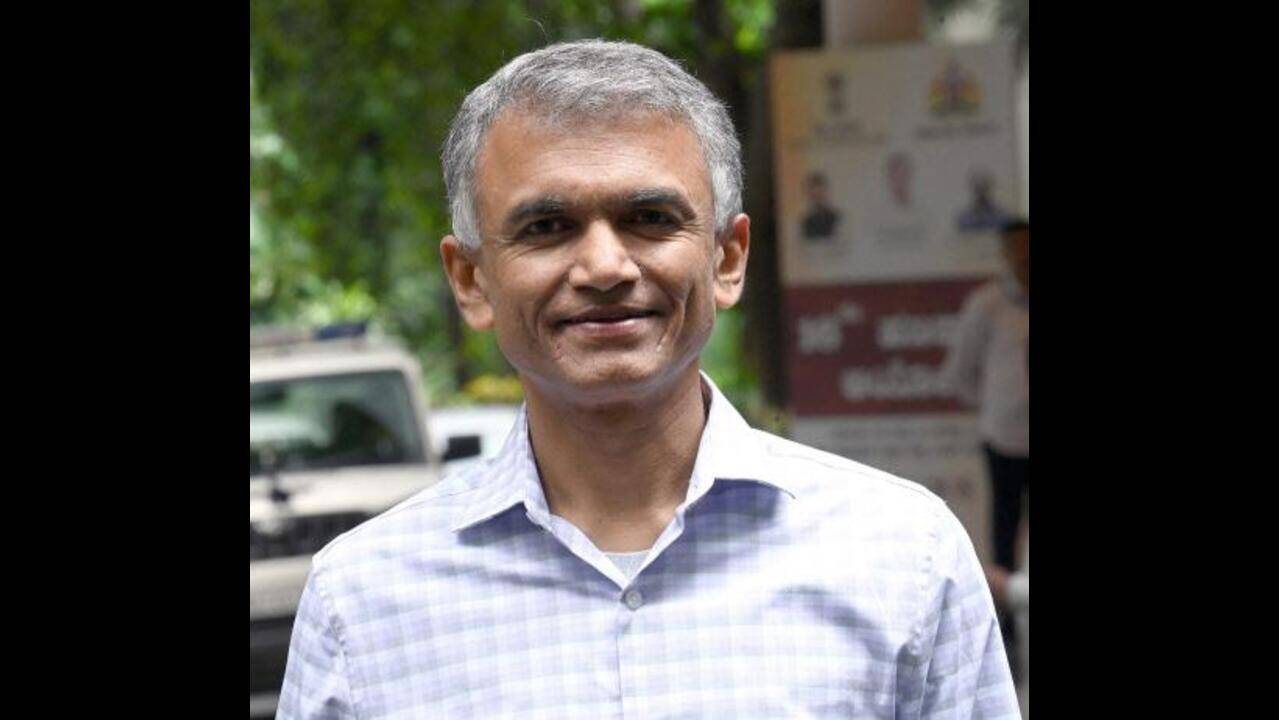 140 of 222 streetlights defunct on key stretch of Bengaluru; min seeks action