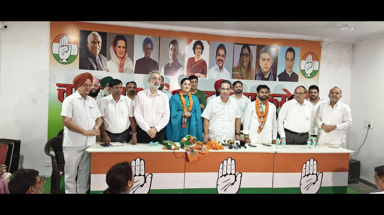 AAP’s Ramchandra, actor Aditi Arya switch to Cong ahead of MC polls