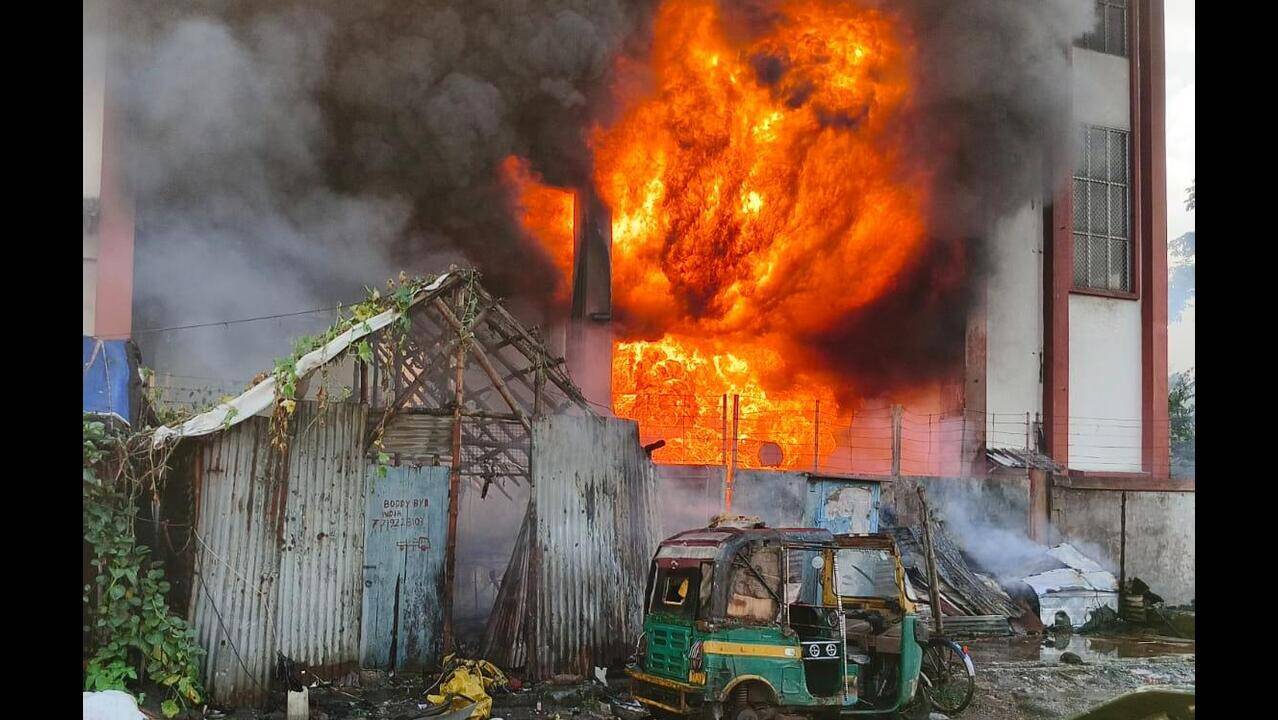 Sodepur CESC bldg fire hits BT Road traffic