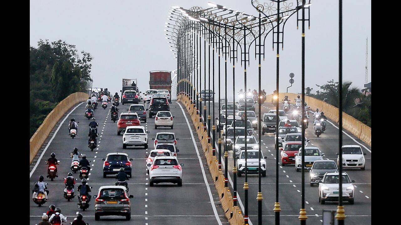Govt bans 2-wheelers on elevated corridor, blocks Porvorim entry, exit | Goa  News - The Times of India
