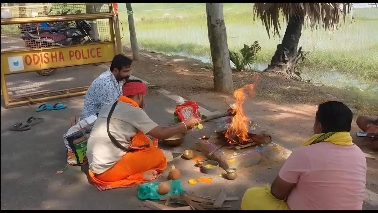 Chandbali locals perform yajnas to curb accidents on College Road