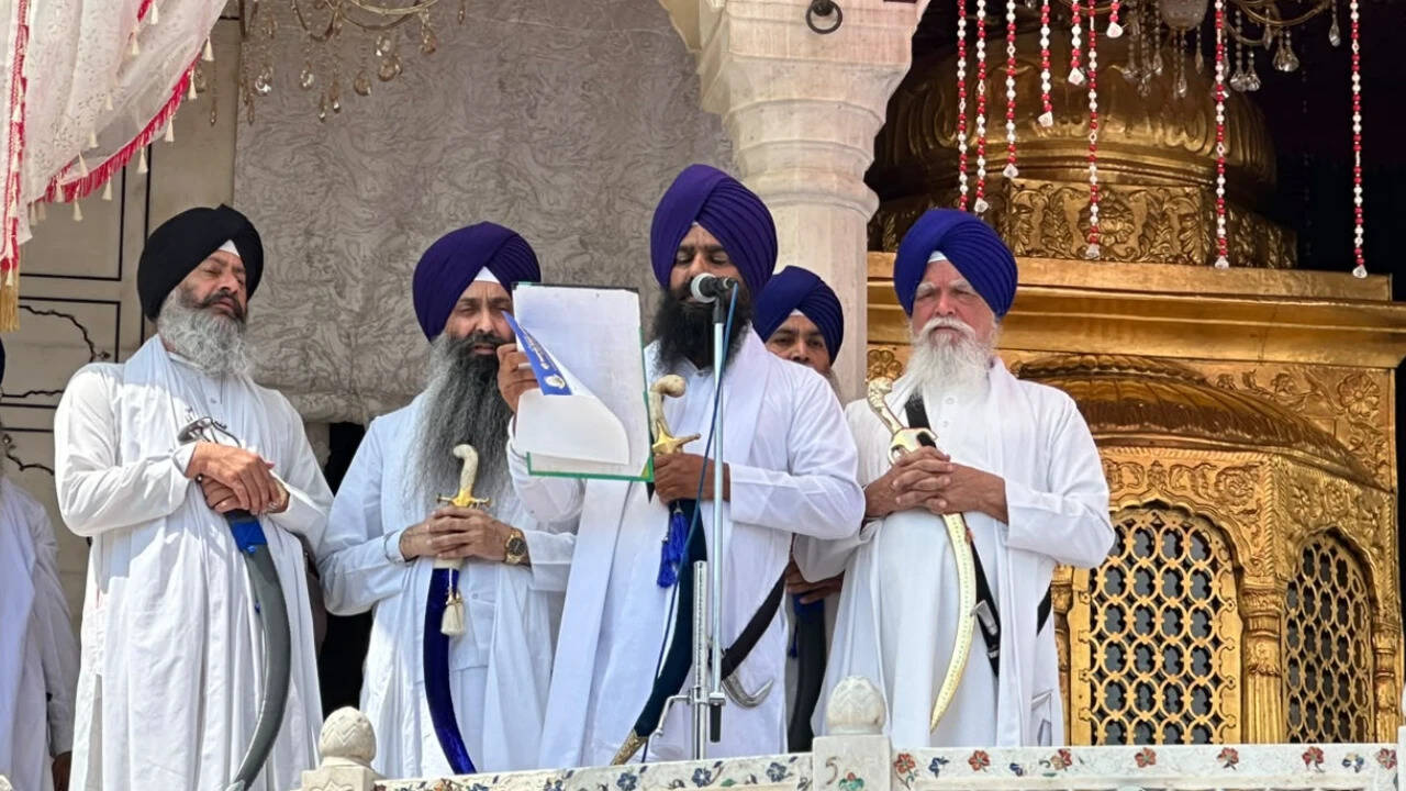 Akal Takht expels SGPC member, granthi from Khalsa Panth; bars them from Sikh institutions