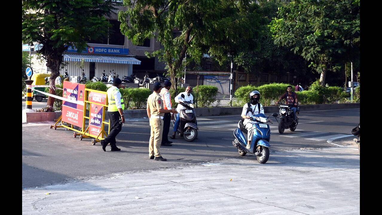 Ahmedabad: Makarba bridge spreads jams to Corporate Road | Ahmedabad News -  The Times of India