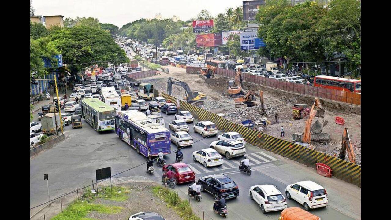 Unceasing infra projects pinch vital Nagar Road, prolong its traffic crisis