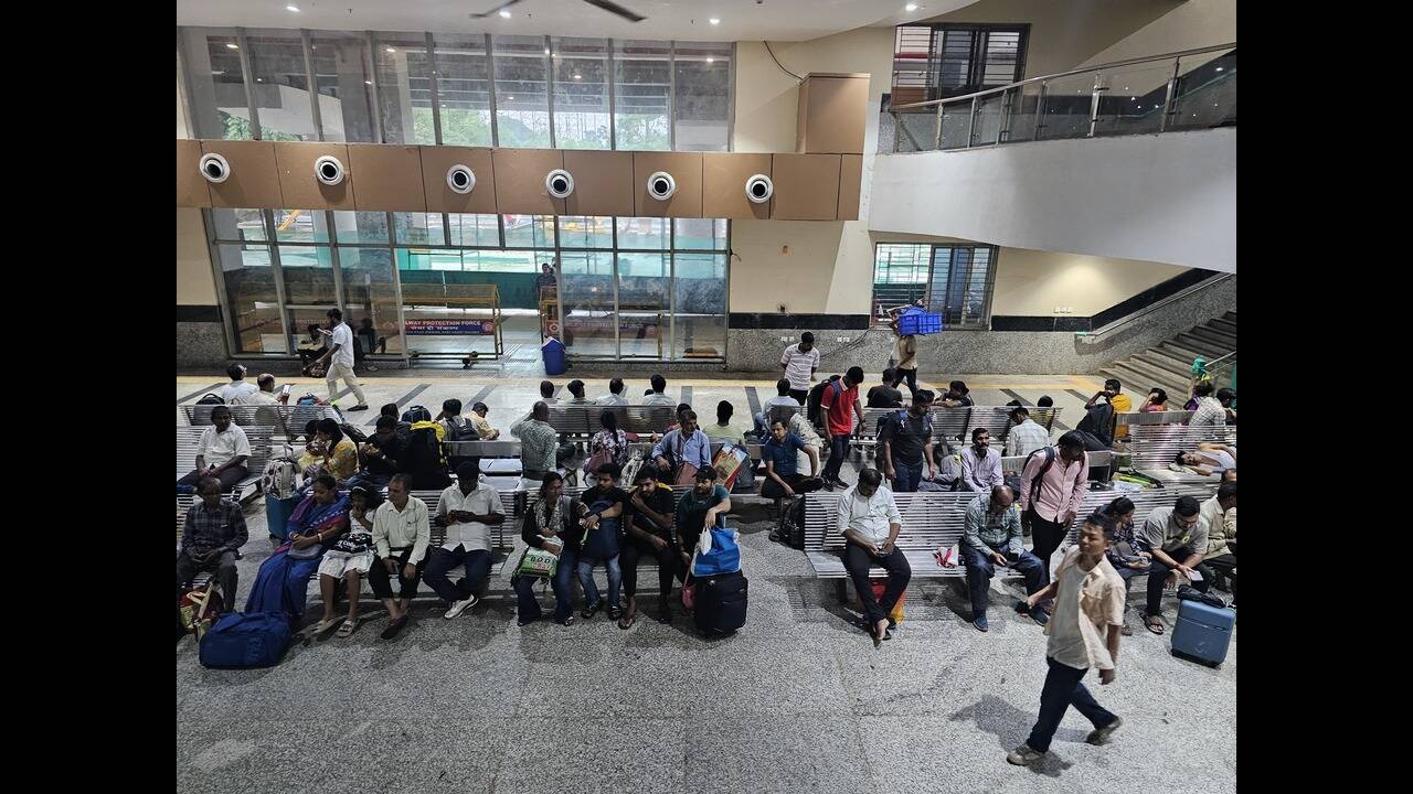 Long waiting lists on trains greet travellers as Puja rush peaks