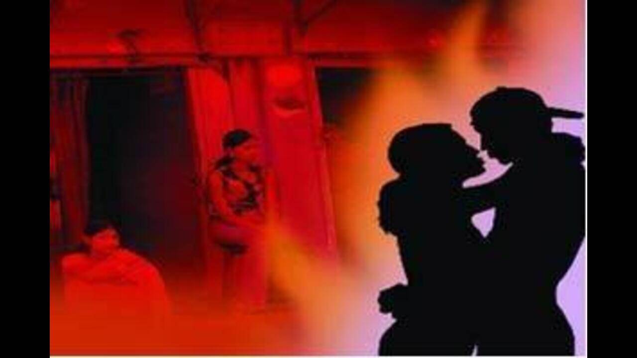 Porn MMS goes viral in Jawaharlal Nehru University, 3 suspended | Delhi  News - Times of India