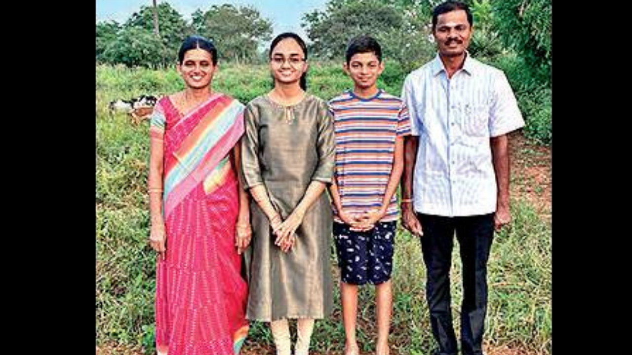 Tamil Nadu: Erode girl awarded Rs 3 crore scholarship for US studies | Erode  News - Times of India