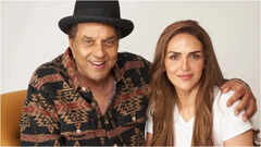Esha gets emotional remembering Dharmendra; Bobby shows support