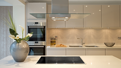 5 smart ways to arrange your kitchen so it looks spacious