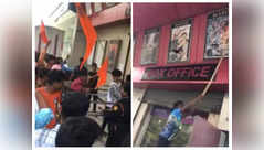 Mob protests against SRK's Pathaan