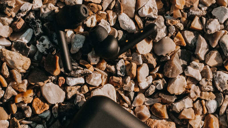 Overall wearables market also saw a rise in shipments powered by the demand for hearables in the global market