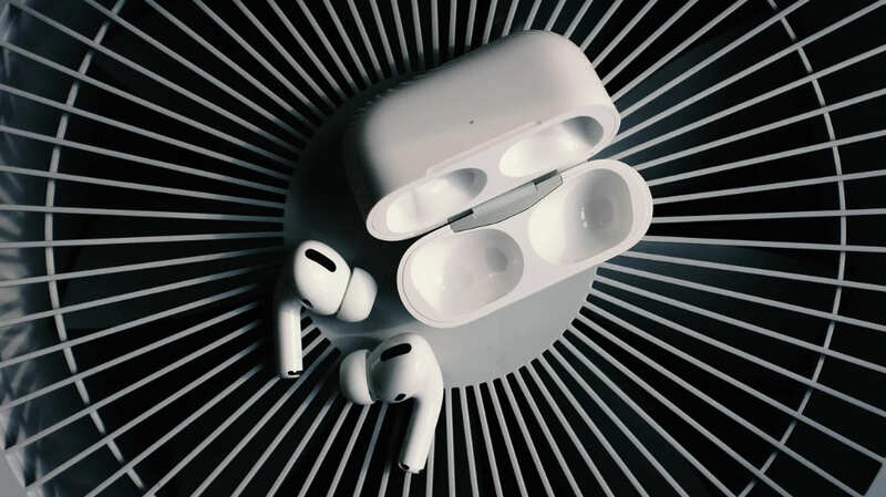 Globally Apple continued to lead the market