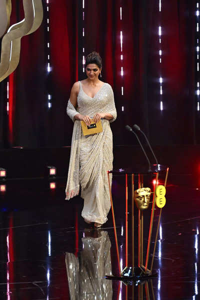 Deepika Padukone presents Jonathan Glazer with the Best Film not in the English language for The Zone of Interest at BAFTA 2024 | - Times of India