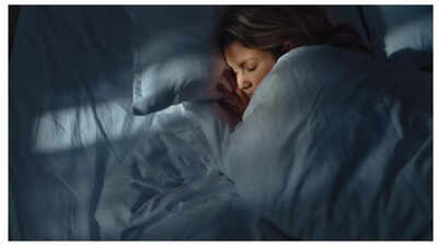 Spending less time in THESE two sleep stages may contribute ...