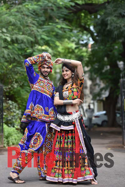 Khadi Cotton Kath-Putli Female Kedia Navratri Collection Online at best  price on Udaipur Bazar. - Shop online women fashion, indo-western, ethnic  wear, sari, suits, kurtis, watches, gifts.