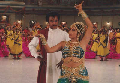 Padayappa shop rajini song