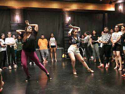Bollywood Dance Classes Services at best price in Pune | ID: 17284137655