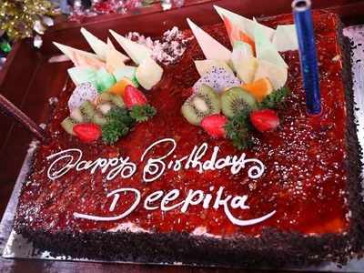 She got her favourite chocolate cake 😁 Deepika celebrates her birthday  with media friends… | Instagram