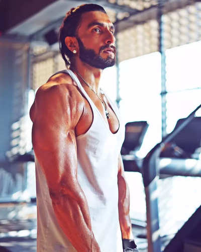 Ranveer Singh Shows Off His Jordaaar Body In New Photos