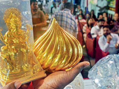 Lalbaugcha Raja gets 3kg gold, 14kg silver and Rs 5cr