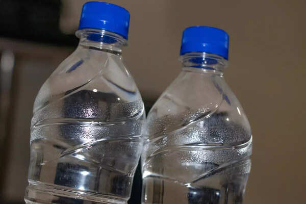 Vande Bharat Water Bottle Ban: No more 1 litre water bottles for passengers on Vande Bharat and Shatabdi trains; says Indian Railways - Vimarsana News