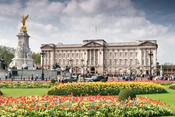 You can now picnic in the grounds of Buckingham Palace