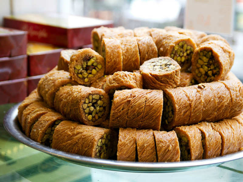 Get acquainted with Arabic sweets in Jordan - The world on a plate ...