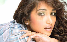 Mother releases disturbing images of Jiah Khan's dead body | Celebs- Times of India Videos